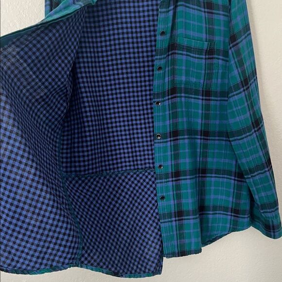 Splendid Women's Plaid Long Sleeve Button Up Shirt in SIze XS - Picture 4 of 11